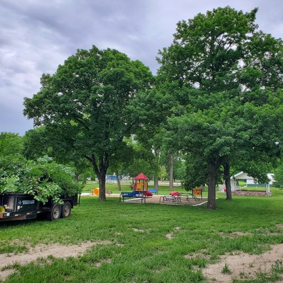 Lifting canopy by playground